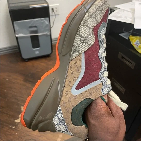 Gucci shies 10.5. - Picture 6 of 8